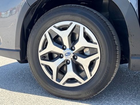 Used 2024 Subaru Forester Premium image 32