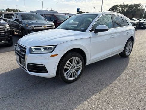 Used 2018 Audi Q5 2.0T Premium Plus w/ Premium Plus Package AWD/4WD image 2