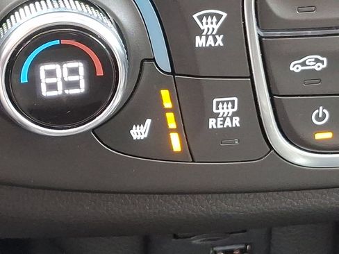 Certified 2023 Chevrolet Traverse RS image 28