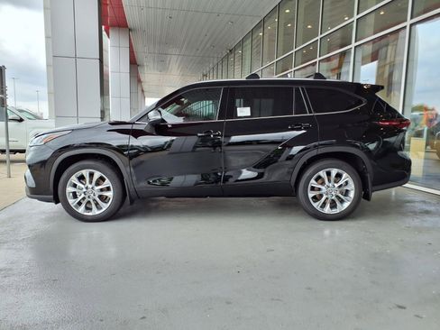 New 2026 Toyota Highlander Limited AWD/4WD image 4