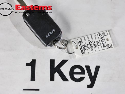 Used 2025 Kia Soul LX w/ LX Technology Package FWD image 24