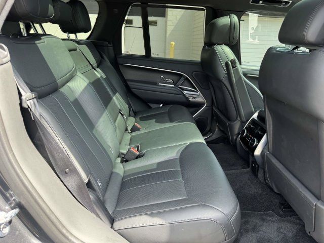 Used 2024 Land Rover Range Rover SE AWD/4WD image 14