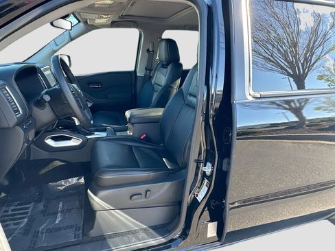 Used 2024 Nissan Frontier SL w/ Technology Package image 19