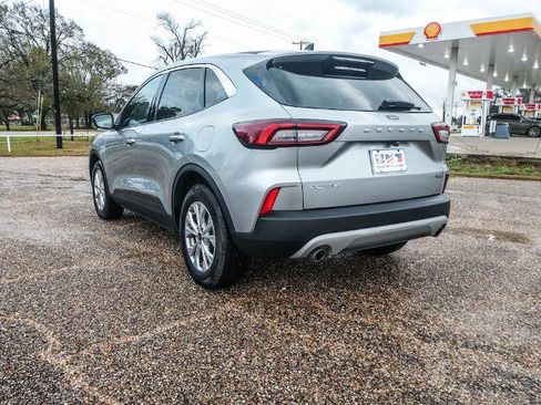 Certified 2024 Ford Escape Active w/ Cold Weather Package image 3