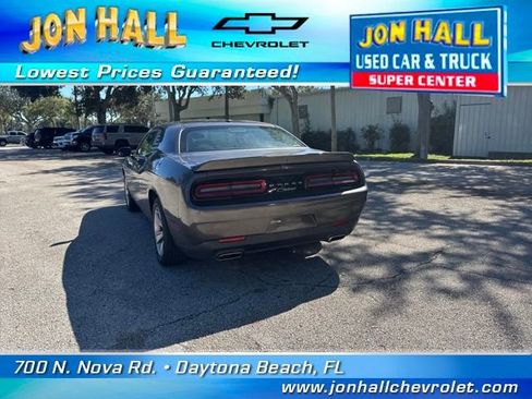 Used 2020 Dodge Challenger SXT image 8