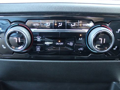 Used 2023 Chevrolet Silverado 1500 RST AWD/4WD image 28