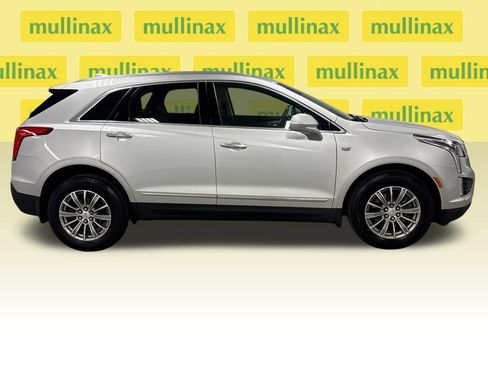 Used 2017 Cadillac XT5 Luxury w/ Driver Awareness Package FWD image 22