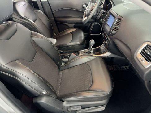 Used 2020 Jeep Compass Latitude image 30