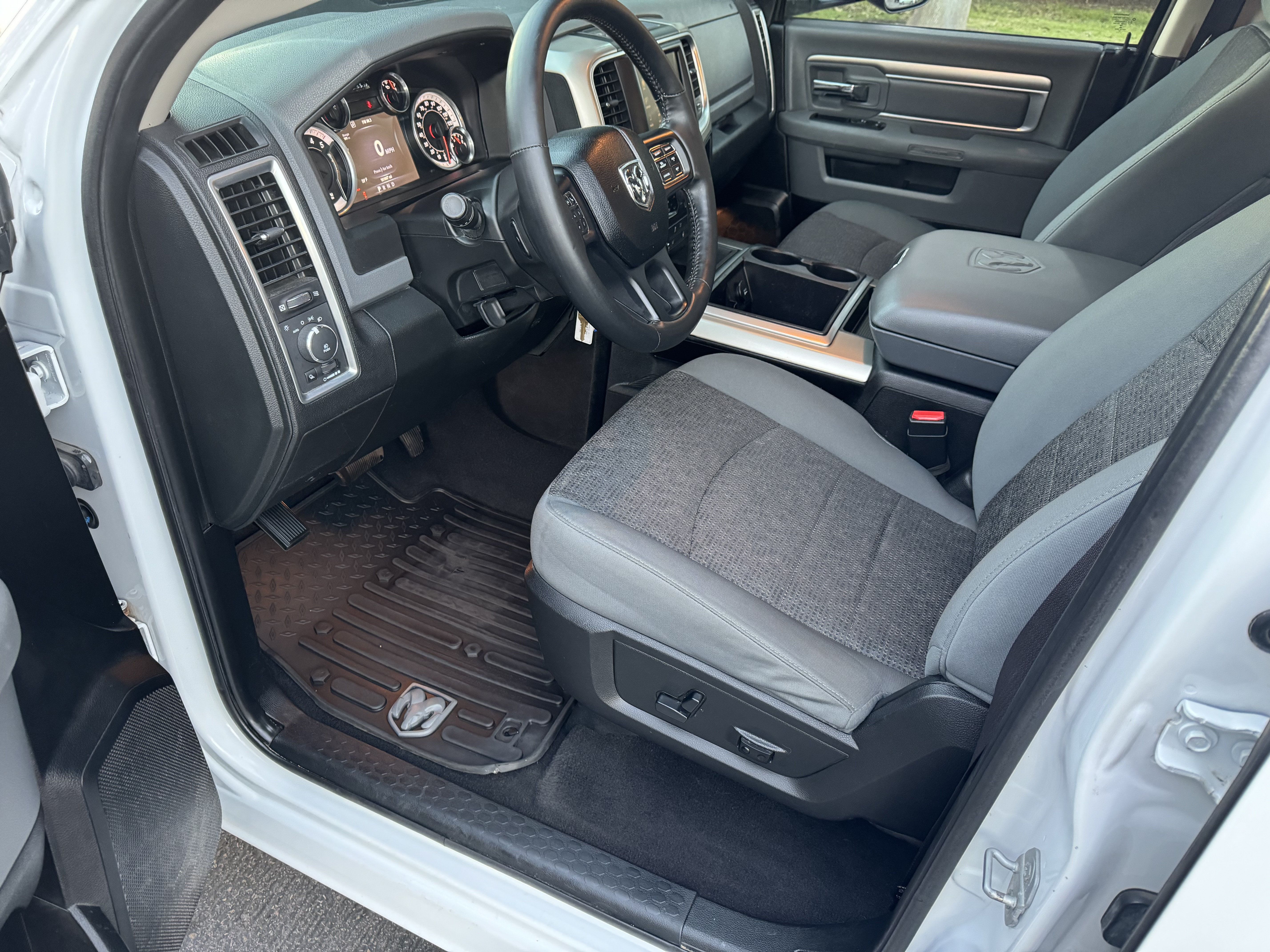 Used 2015 RAM 1500 Big Horn AWD/4WD image 9