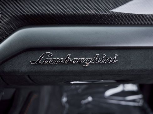 Used 2024 Lamborghini Urus Performante image 49