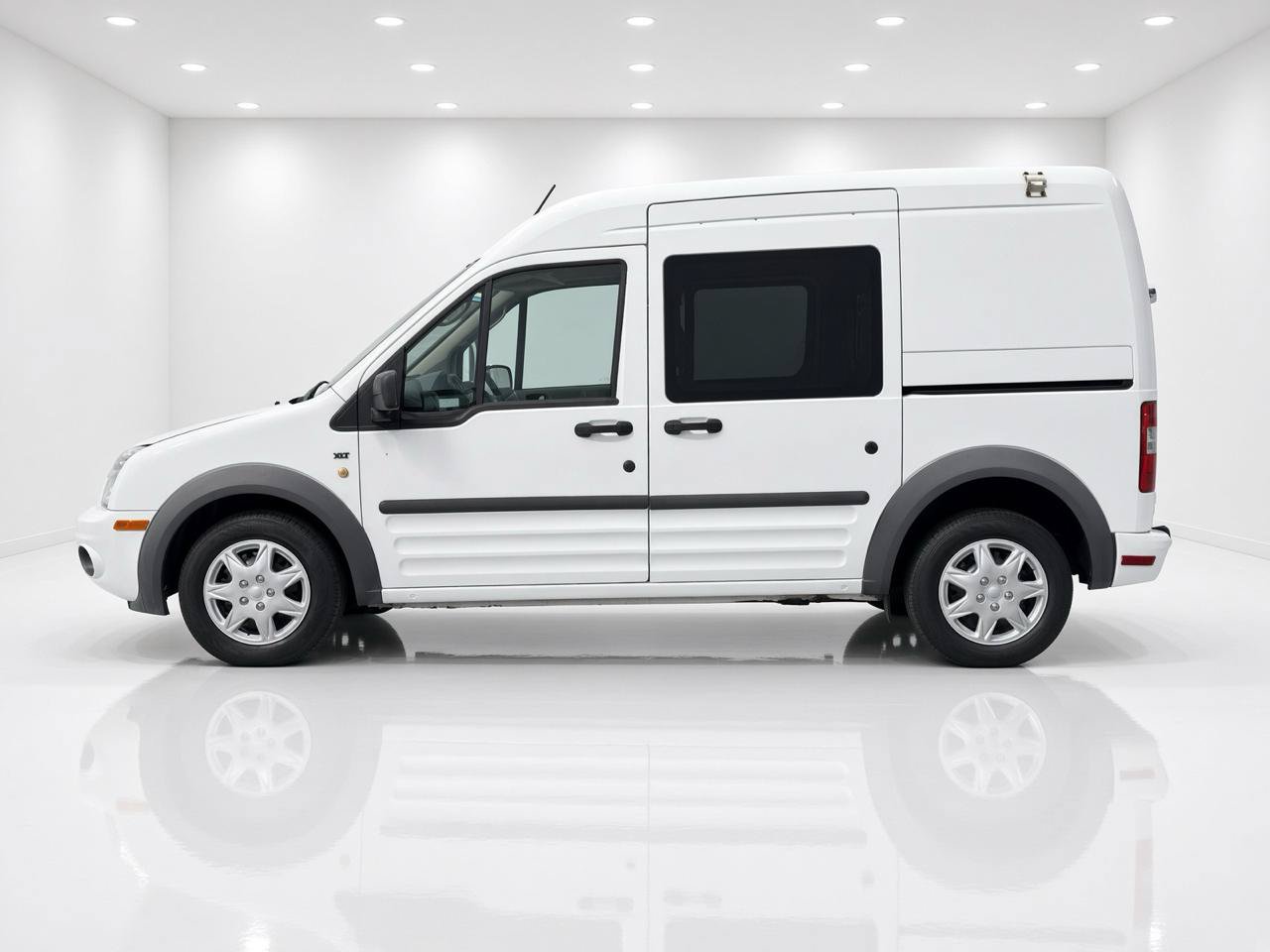 Used 2013 Ford Transit Connect XLT FWD image 2
