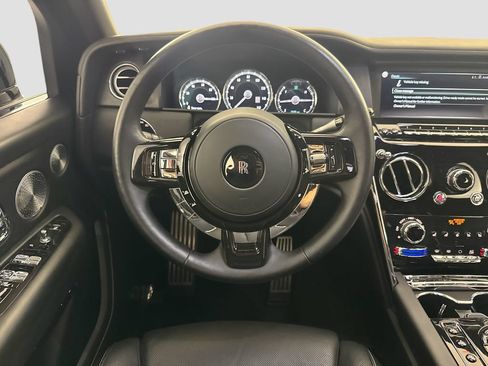 Used 2024 Rolls-Royce Cullinan AWD/4WD image 11