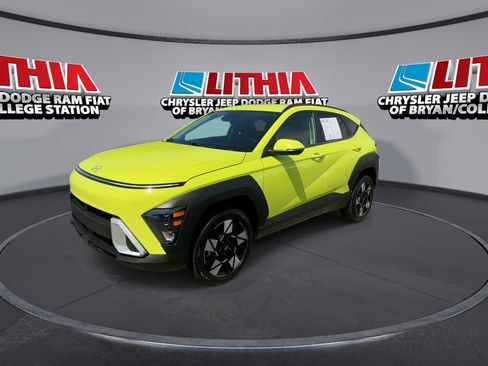 Used 2025 Hyundai Kona SEL AWD/4WD image 4