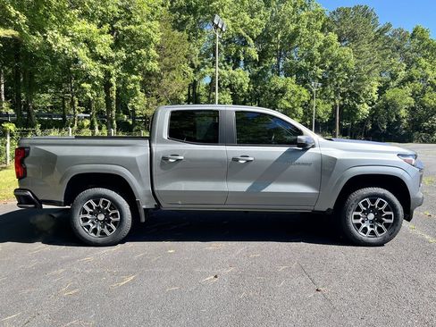 Used 2023 Chevrolet Colorado LT w/ LT Convenience Package RWD image 2