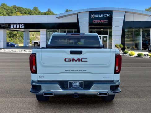 Used 2022 GMC Sierra 1500 SLT w/ SLT Premium Package AWD/4WD image 5