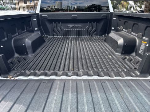 Used 2024 GMC Sierra 1500 Elevation image 14