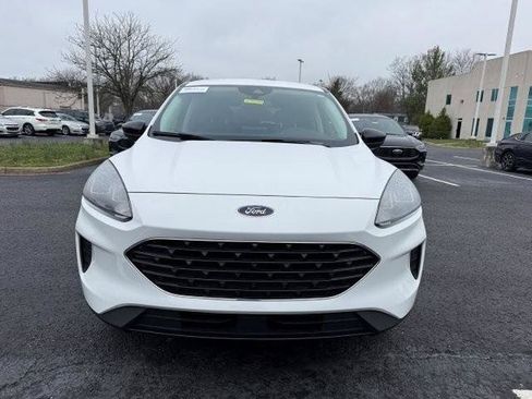 Certified 2022 Ford Escape SE w/ SE Sport Appearance Package image 3