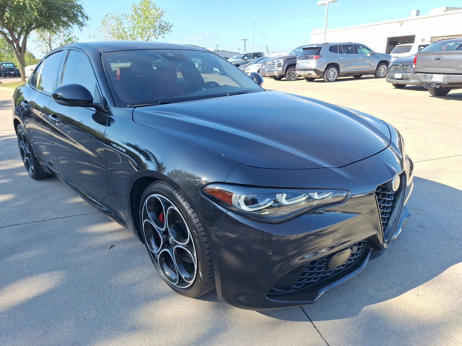 Used 2024 Alfa Romeo Giulia Veloce RWD image 8