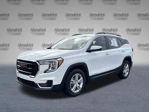Used 2023 GMC Terrain SLE w/ Driver Convenience Package FWD image 5