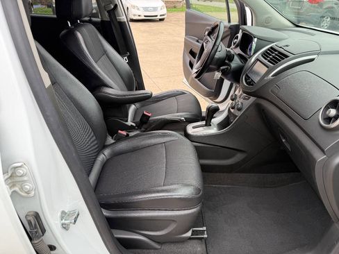 Used 2016 Chevrolet Trax LT w/ LT Convenience Package image 15