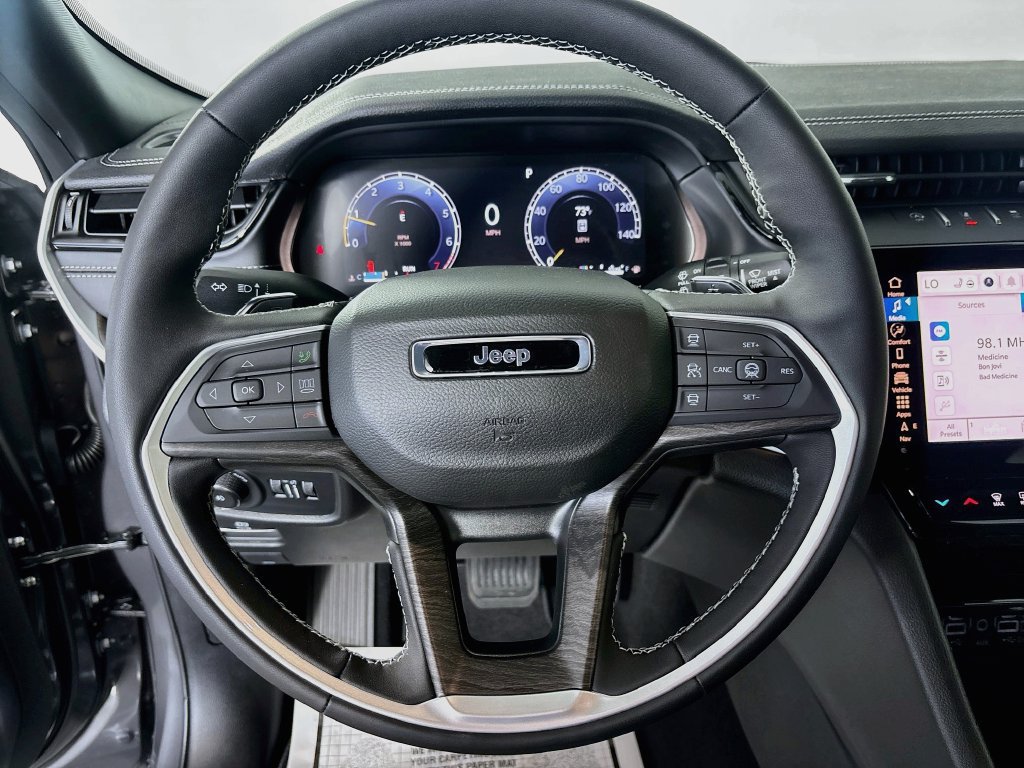 New 2026 Jeep Grand Cherokee Limited w/ Limited Altitude Package AWD/4WD image 6