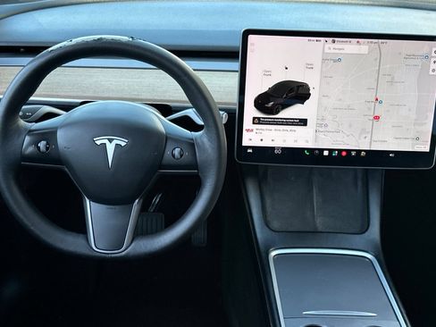 Used 2022 Tesla Model Y Long Range AWD/4WD image 14