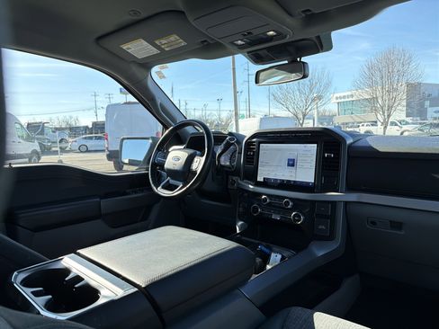 Used 2022 Ford F150 XLT w/ Equipment Group 302A High image 16