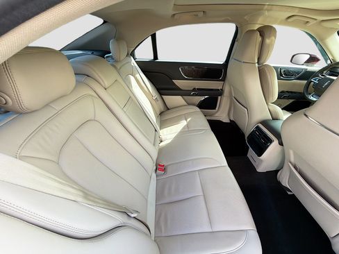 Used 2019 Lincoln Continental Select FWD image 28
