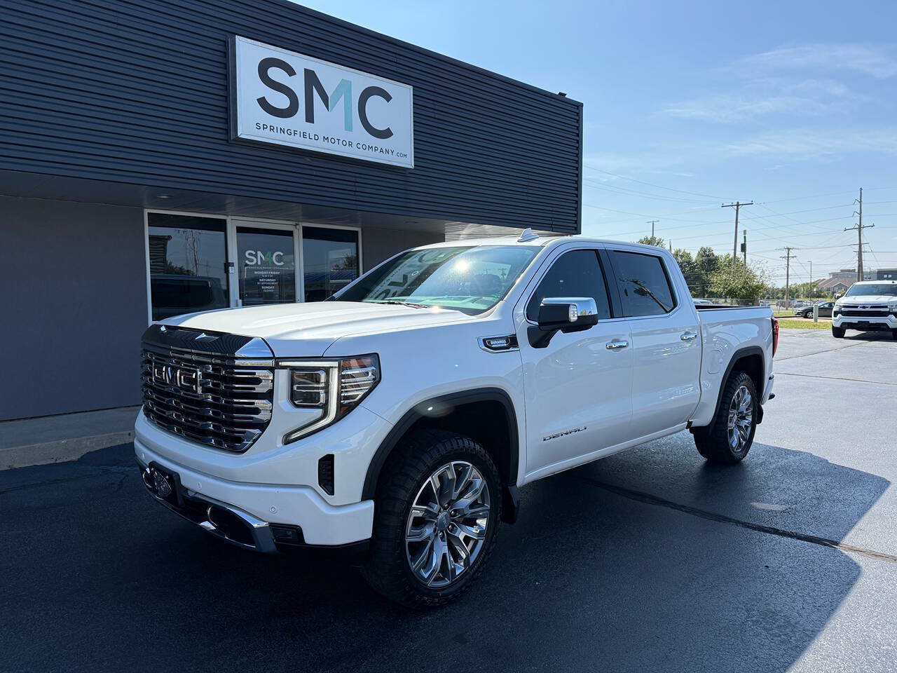 Used 2024 GMC Sierra 1500 Denali AWD/4WD image 1