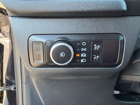 Used 2023 Ford Escape Platinum image 17