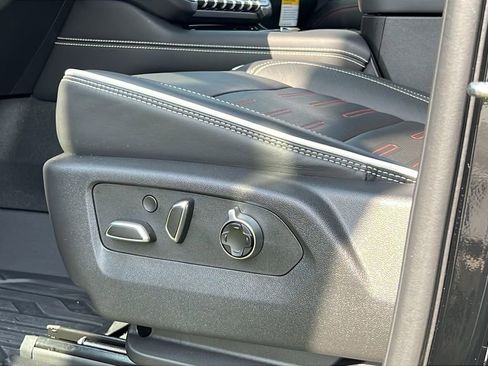 Used 2025 GMC Yukon AT4 Ultimate w/ LPO, Floor Liner Package image 21