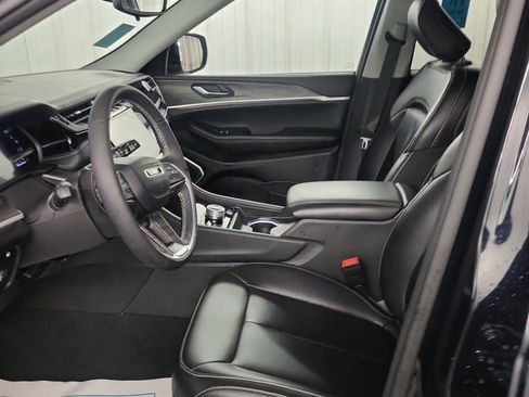 Used 2023 Jeep Grand Cherokee 4WD 4xe image 8