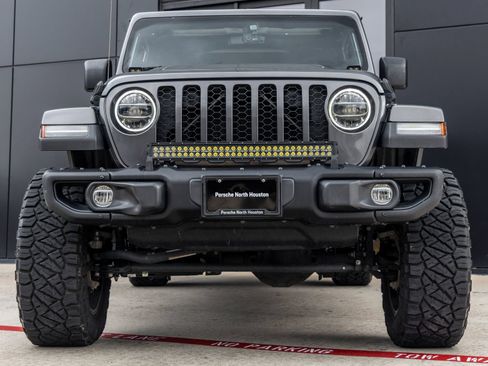 Used 2021 Jeep Gladiator Overland AWD/4WD image 4