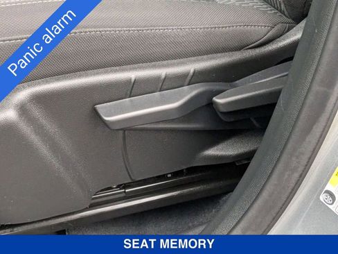 Used 2025 Chevrolet Equinox LT image 16