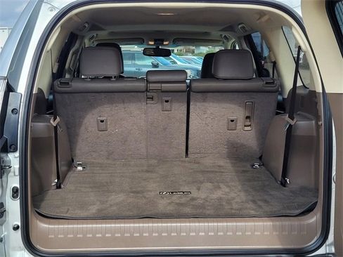 Used 2017 Lexus GX 460 image 9