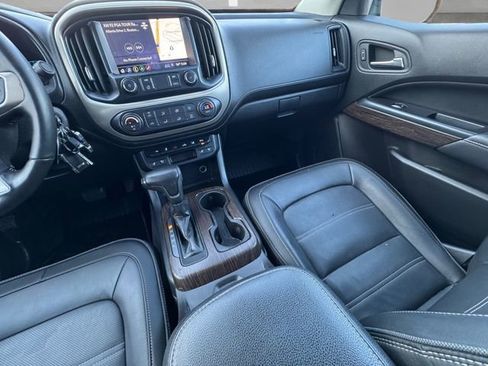 Used 2020 GMC Canyon Denali image 3