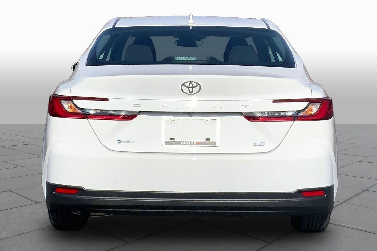 Used 2025 Toyota Camry LE FWD image 5