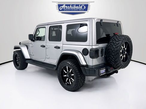 Used 2018 Jeep Wrangler Unlimited Sahara w/ Uconnect 4C Nav & Sound Group image 6