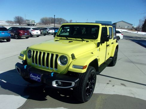 Used 2023 Jeep Wrangler Sahara w/ Cold Weather Group image 6