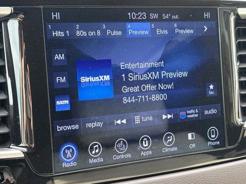 Used 2017 Chrysler Pacifica Touring-L image 4