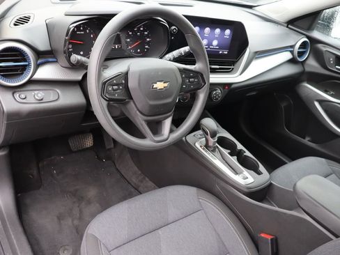 Used 2024 Chevrolet Trax LS image 5