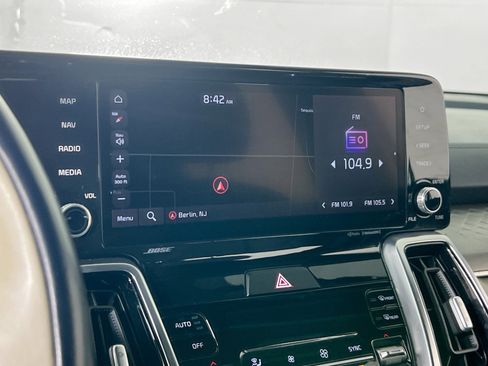 Used 2022 Kia Sorento SX Prestige w/ Panoramic Sunroof Package image 13