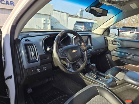 Used 2018 Chevrolet Colorado Z71 image 2