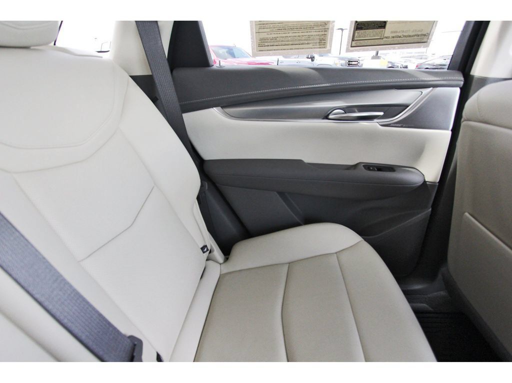 Certified 2023 Cadillac XT5 Premium Luxury w/ Technology Package FWD image 11