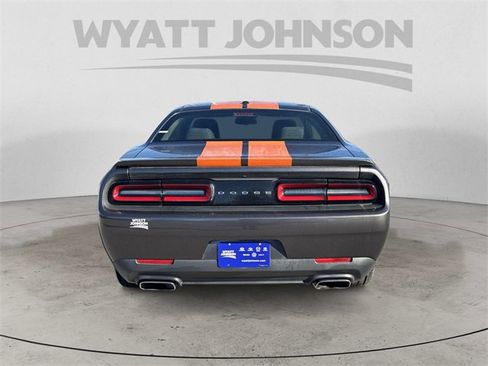 Used 2017 Dodge Challenger R/T image 4
