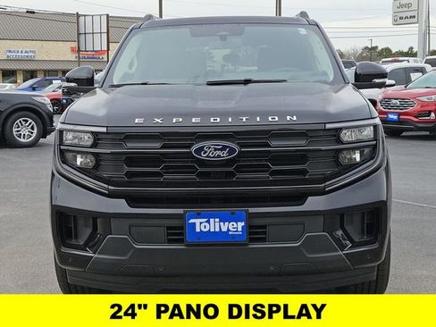 New 2025 Ford Expedition Active image 3