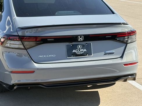 Used 2025 Honda Accord Sport image 6
