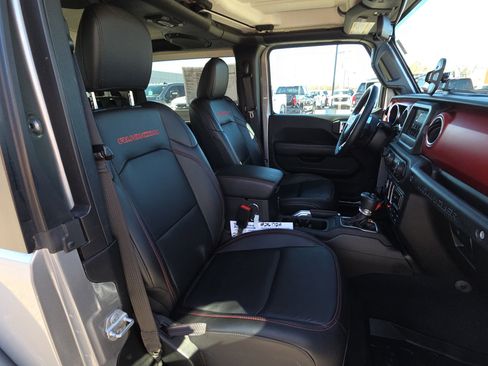 Used 2018 Jeep Wrangler Rubicon w/ Steel Bumper Group image 28