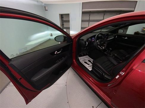 Used 2022 Kia Forte GT image 11