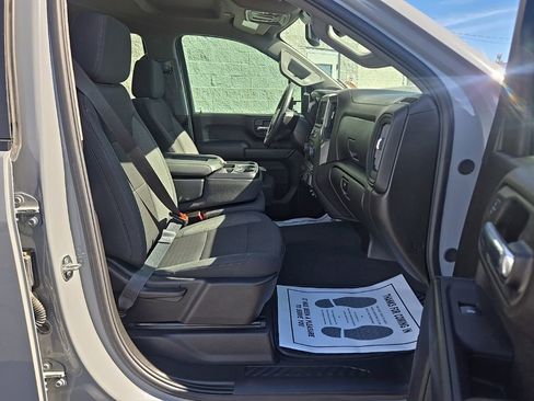 Used 2024 Chevrolet Silverado 2500 Custom w/ Custom Value Package image 46